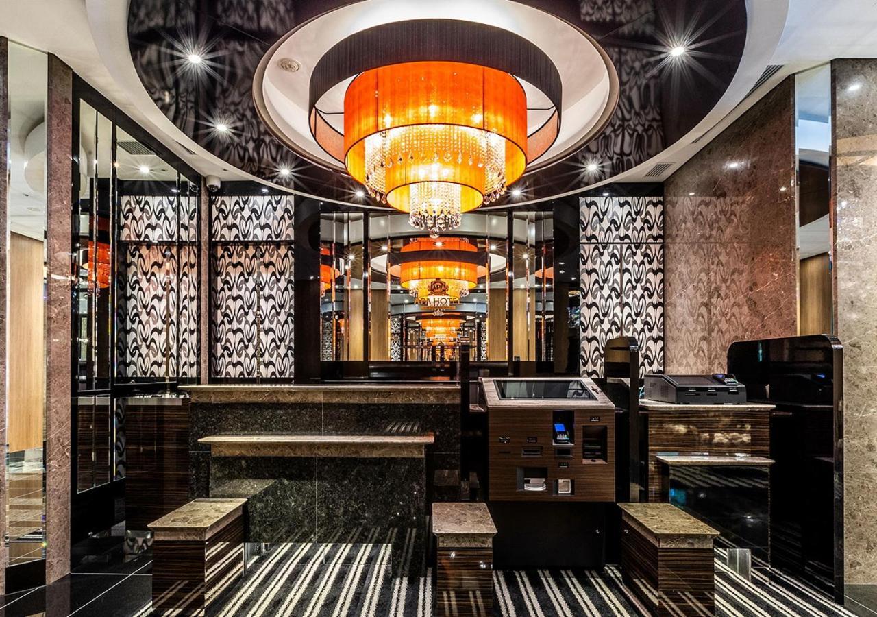 Apa Hotel Kobe Sannomiya Ekimae Buitenkant foto